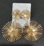 Jewelry - Gold Star Burst Design