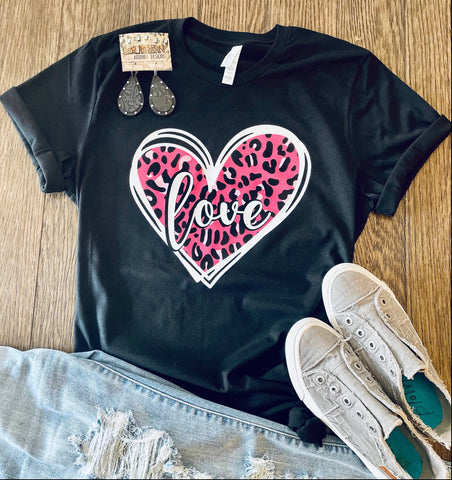 T-shirt - Pink Leopard Heart, SS Graphic tee, Black, Also in Plus